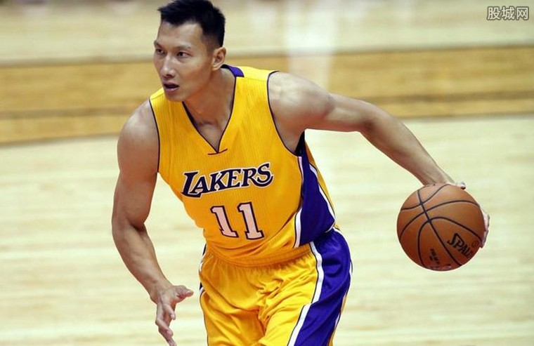 朱利亚诺：不认为自己跻身西甲优秀球员行列，我仍在努力成长（朱利亚诺：我还不是西甲顶尖球员，仍在不断提升）