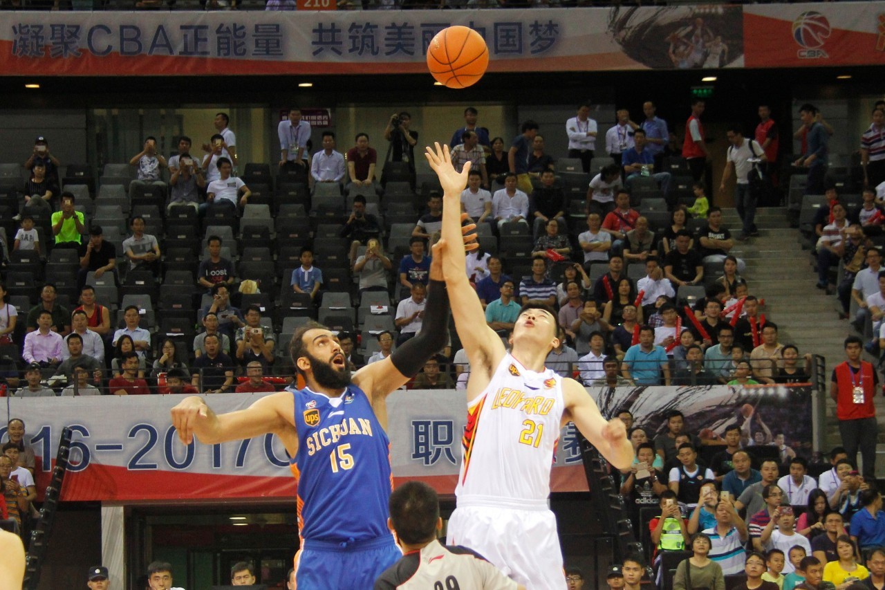 德转评年度最佳前锋：登贝莱、哈兰德、凯恩、姆巴佩入围（德转年度最佳前锋候选揭晓：登贝莱、哈兰德、凯恩、姆巴佩上榜）