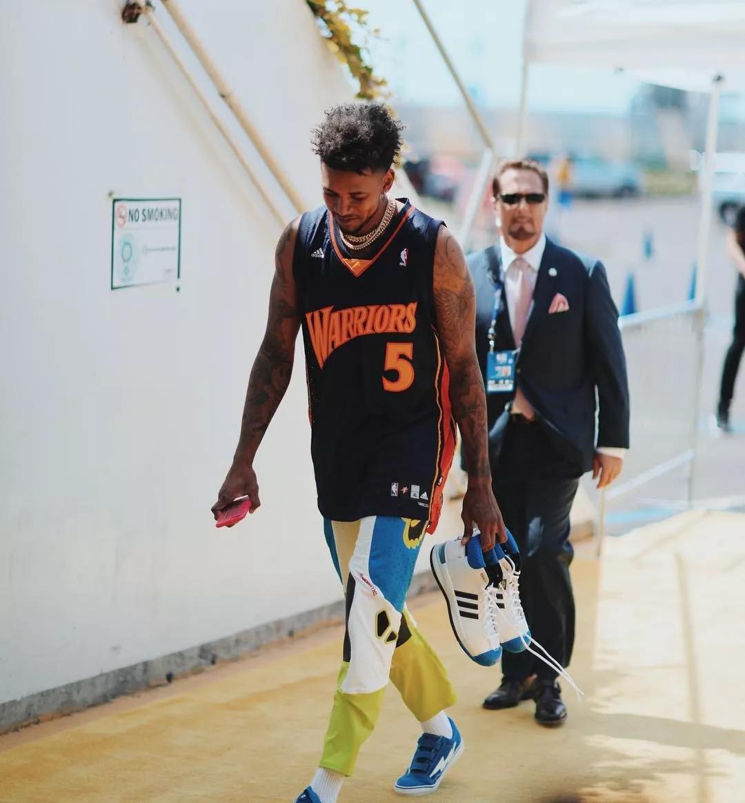 科曼：诺阿-朗和我说，那不勒斯季前28天集训他从没见过球（科曼：诺阿-朗称在那不勒斯季前28天集训中他一次都没碰到球）